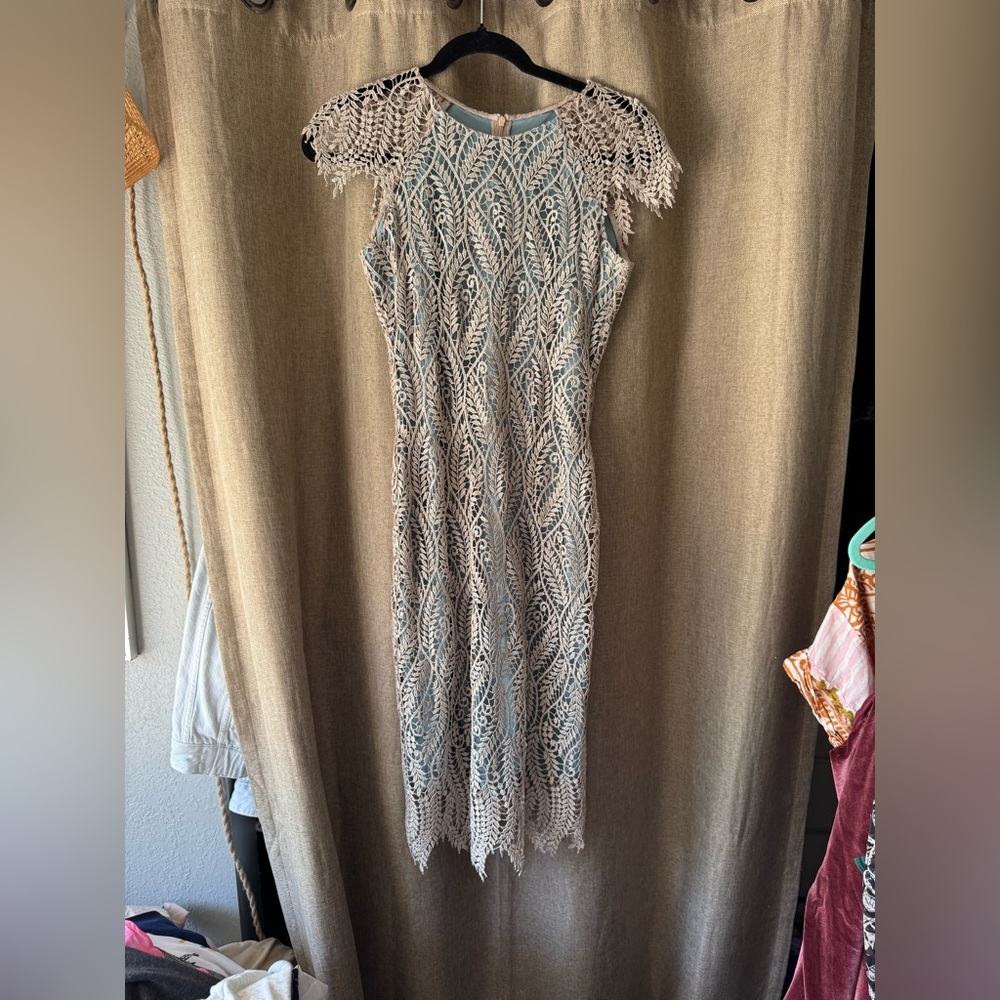 Mignon Doo Elegant Lace Dress in Blue and Cream
